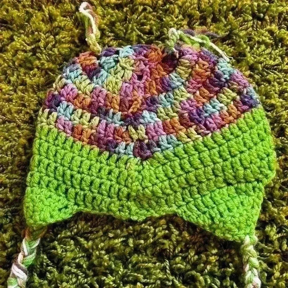 Hand Knit Owl Hat - Picture 3 of 3